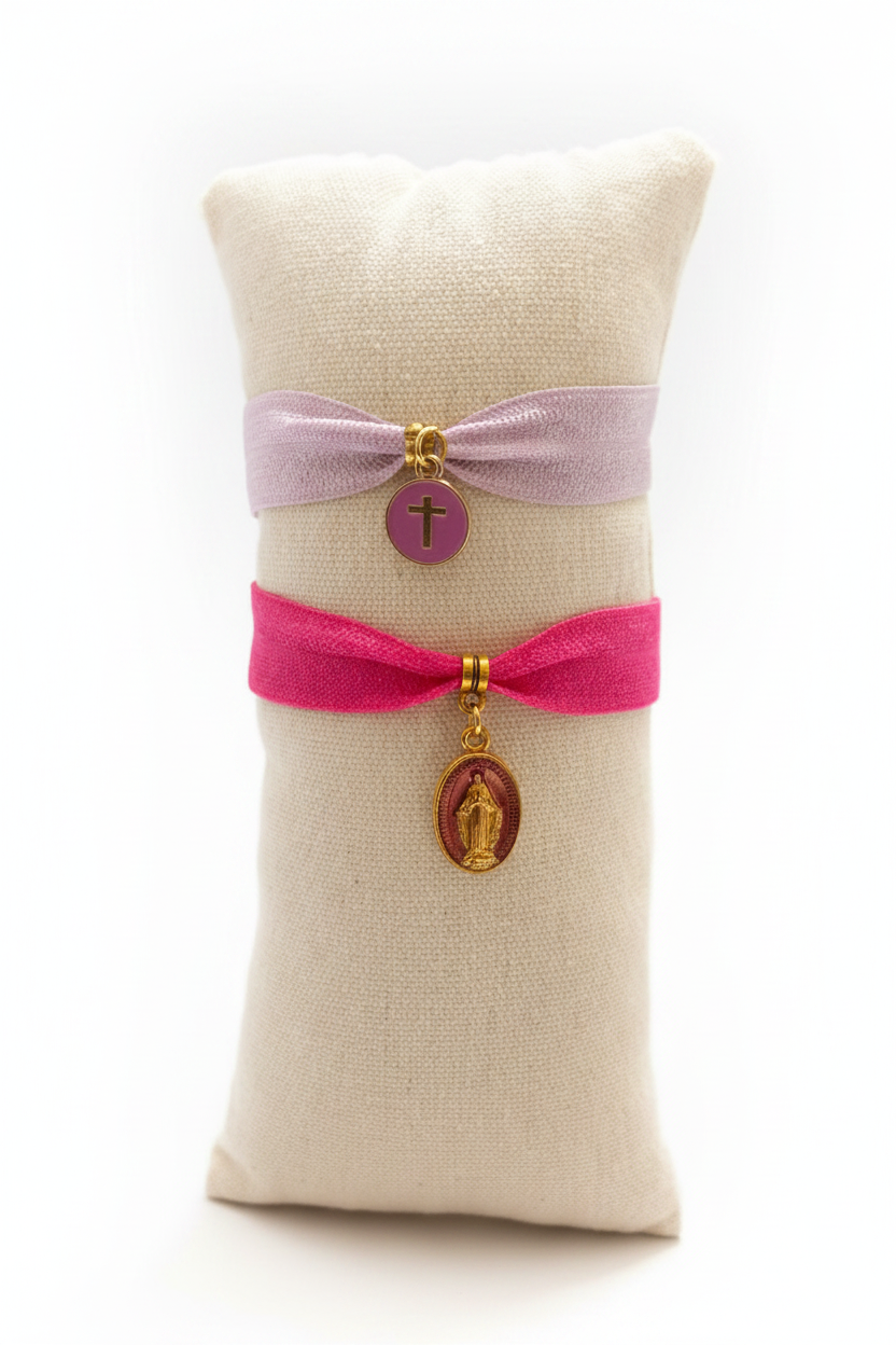 Bracelets rose et mauve — fond blanc